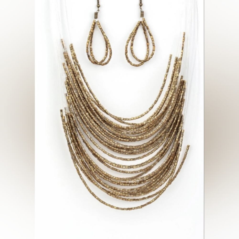 New Paparazzi Necklace and Earring set
